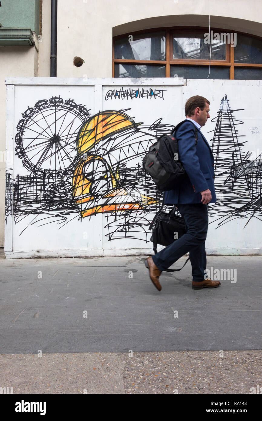 Nathan Bowen di arte di strada a Southwark Street vicino al Mercato di Borough, Southwark, Londra, Regno Unito Foto Stock
