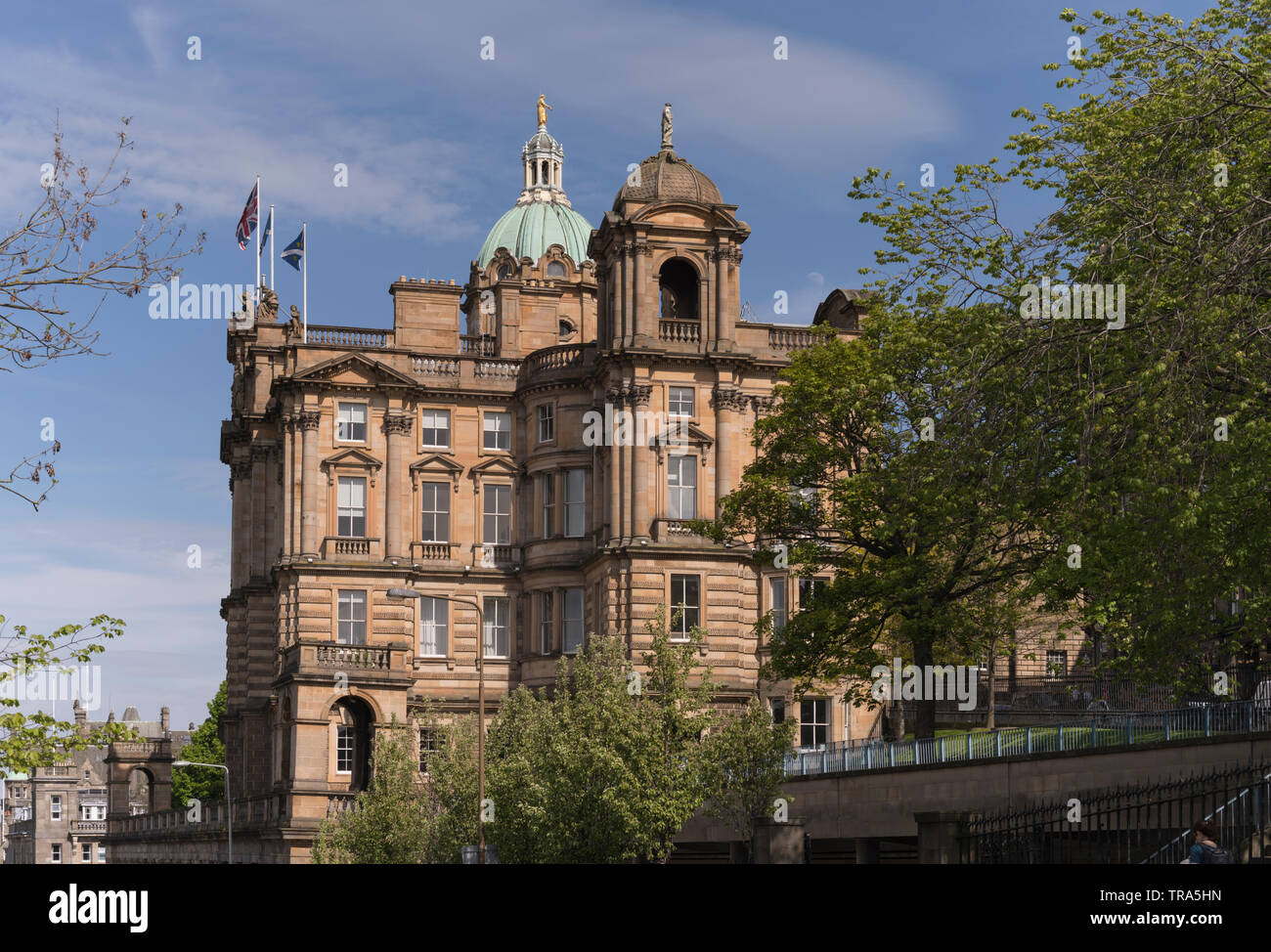 La facciata ovest della Lloyds Banking Group sede sulla Montagnola, Edimburgo,fu ricostruita da David Bryce durante il 1870s Foto Stock