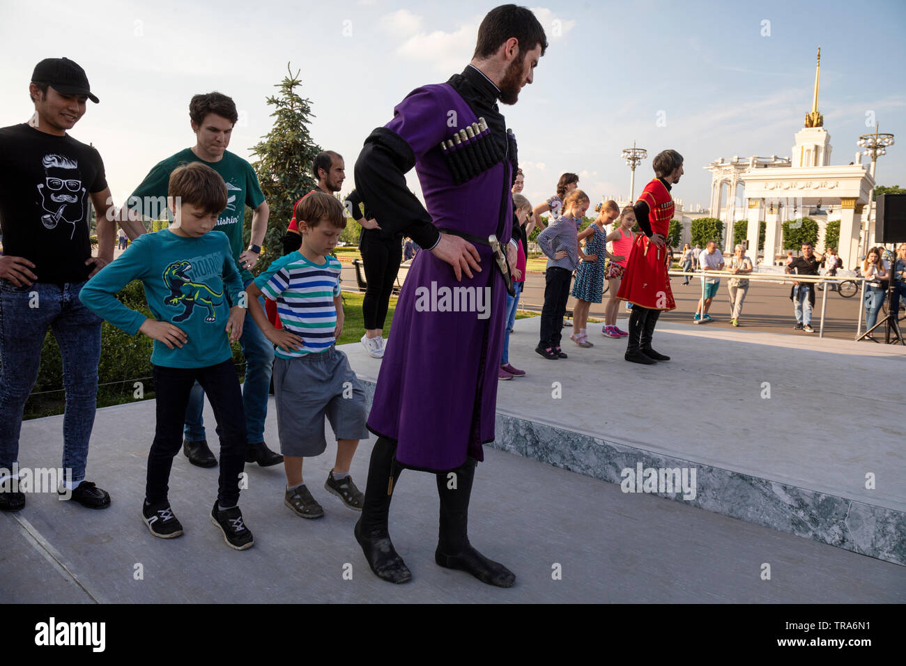 Master class per tutti gli artisti dello Stato folk dance ensemble della Repubblica di Abkhazia "Caucaso " durante il festival di danza a Mosca Foto Stock