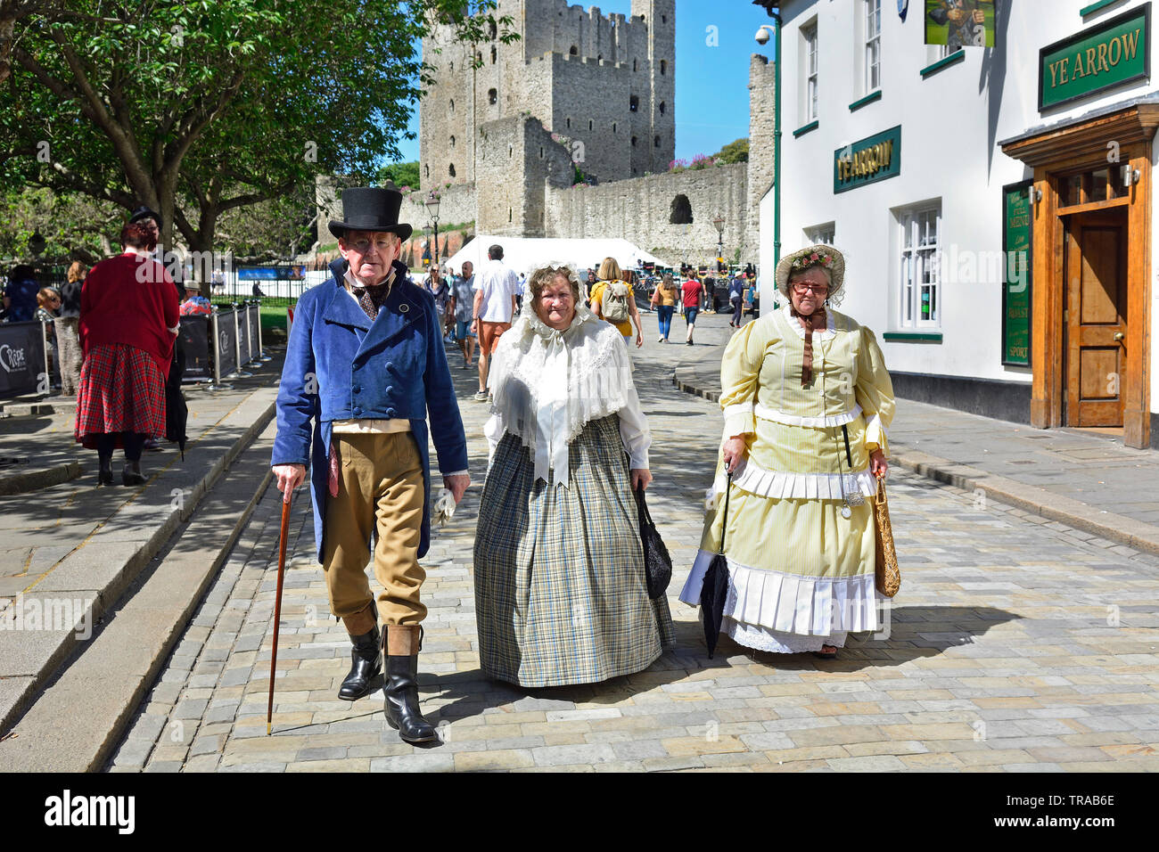 Rochester, Kent, Regno Unito. Il 1 giugno, 2019. Il primo giorno di estate annuale Rochester Dickens Festival. Due feste si svolgono ogni anno in estate e vicino a Natale, nella città con molti Charles Dickens collegamenti. Credito: PjrFoto/Alamy Live News Foto Stock