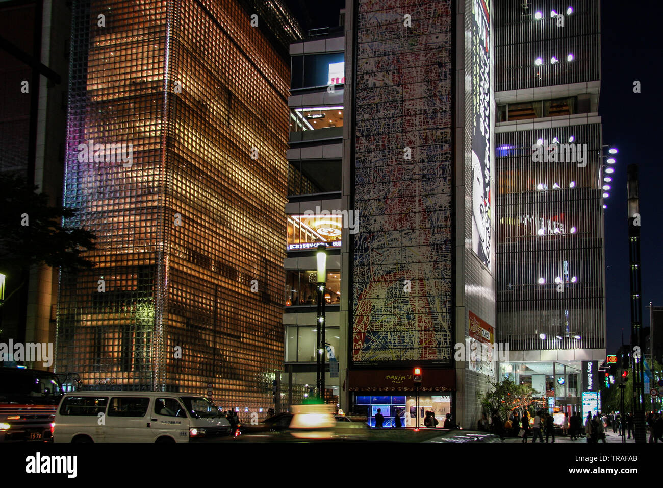 Vista del Palazzo di Sony a Tokyo il quartiere di Ginza. Progettato dall architetto giapponese Yoshiniby Ashihara nel 1966, l'edificio è stato chiuso nel 2017 con l Foto Stock