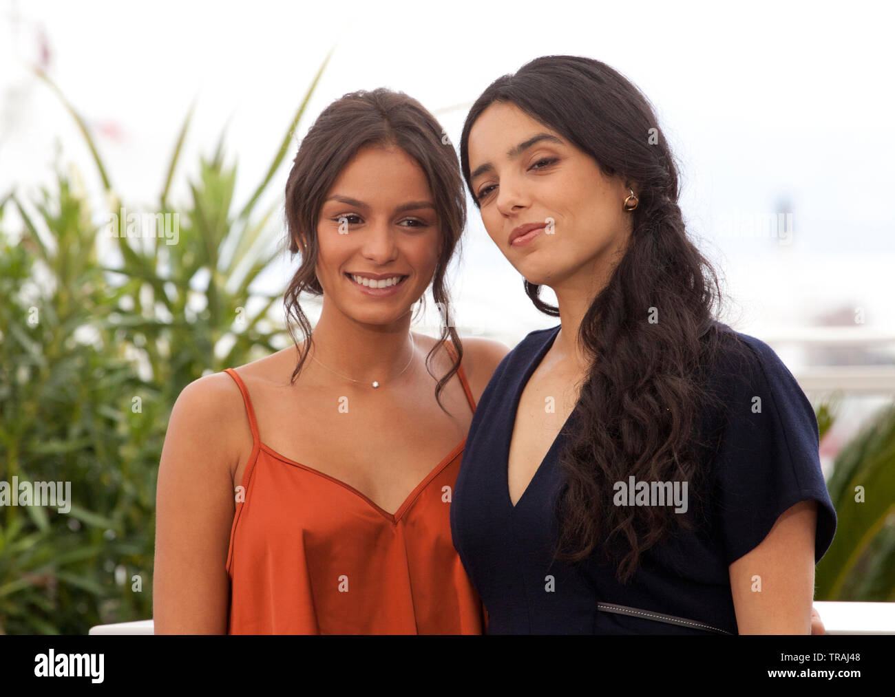 Meleinda Elasfour e Hafsia Herzi a Mektoub, il mio amore: Intermezzo pellicola fotografica chiamata presso la 72a Cannes Film Festival, giovedì 23 maggio 2019, Cannes, Francia. Photo credit: Doreen Kennedy Foto Stock