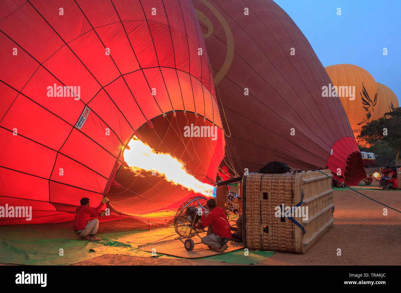 Gonfiare i palloncini, Bagan Foto Stock