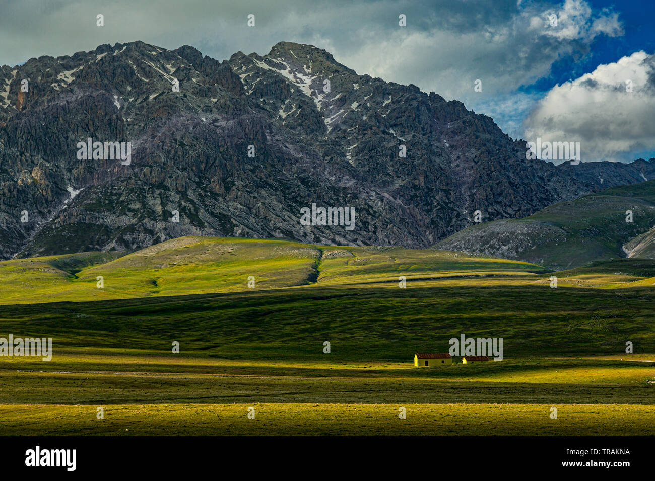 Le ultime luci del giorno in Campo Imperatore, Abruzzo Foto Stock