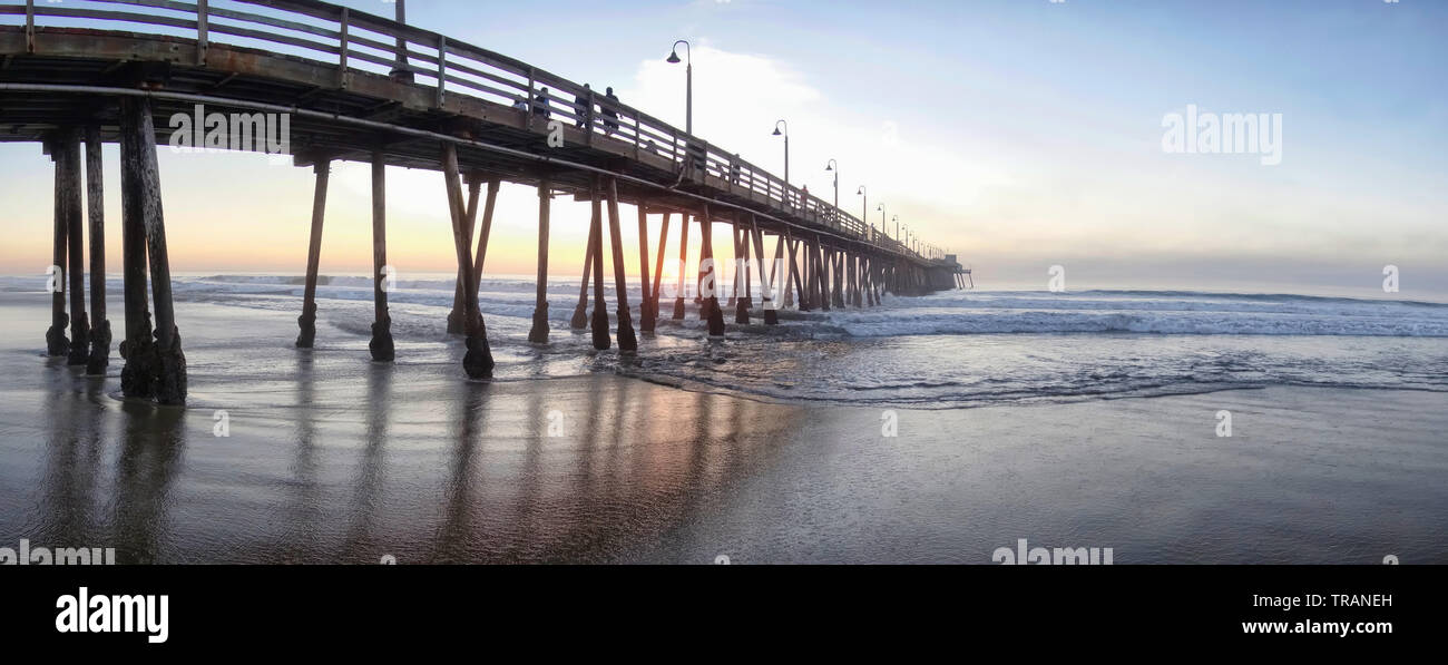 Panorama della Imperial Beach pier al tramonto. Foto Stock