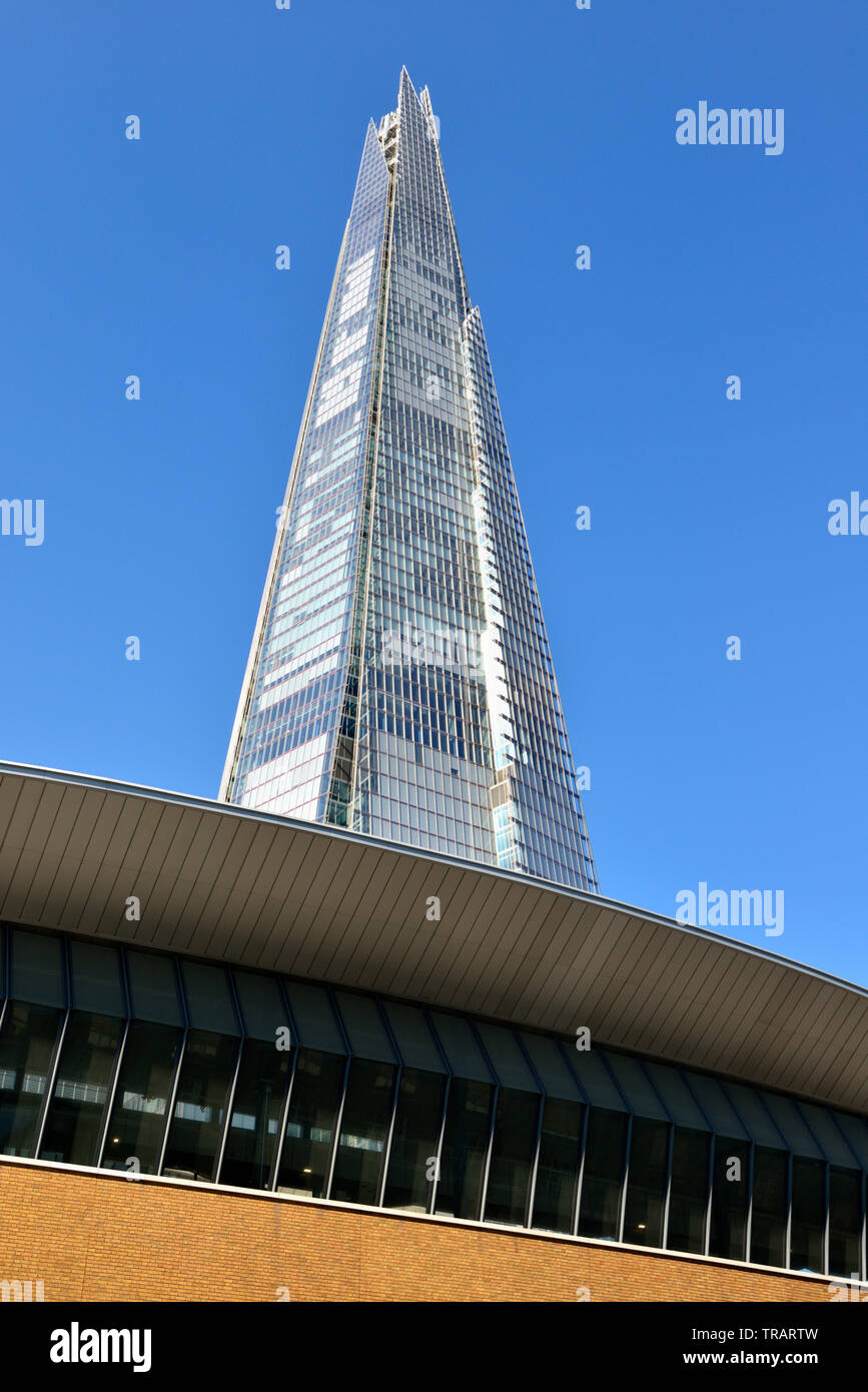 Frammento di vetro e la nuova stazione di London Bridge sviluppo, Southwark, Londra, Regno Unito Foto Stock