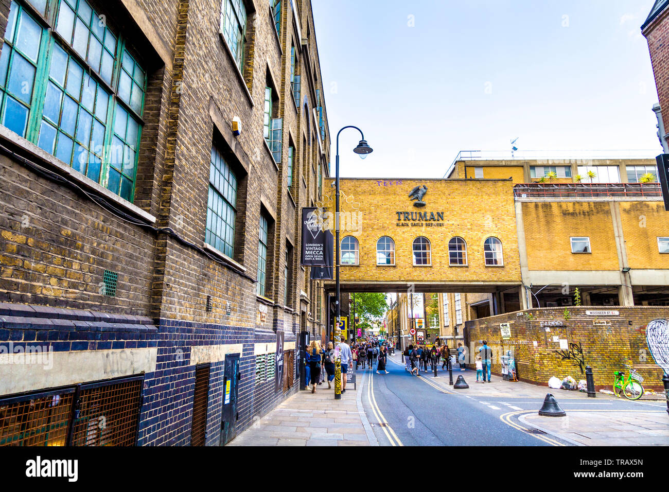 Esterno del vecchio Truman Brewery e Brick Lane, London, Regno Unito Foto Stock