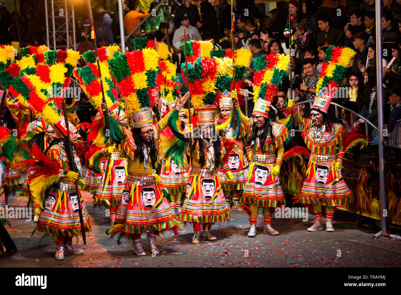 Gli artisti interpreti o esecutori in costume nella sfilata di carnevale a Oruro, Bolivia Foto Stock