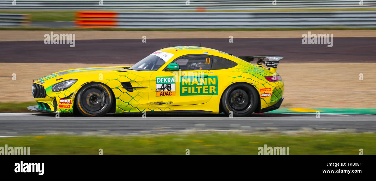 Oschersleben, Germania, 28 Aprile 2019: la Mercedes-AMG GT4 da Leipert Motorsport pilotata da Luca Trefz durante l'ADAC GT4 automobili da corsa. Foto Stock