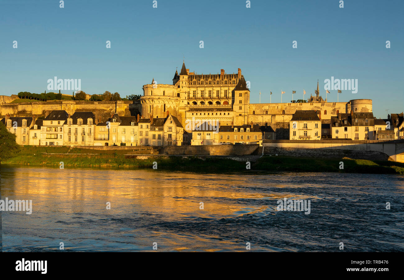 Castello rinascimentale di Amboise al tramonto, Valle della Loira, Sito Patrimonio Mondiale dell'Unesco, Indre et Loire department, Center-Val de Loire, Francia Foto Stock