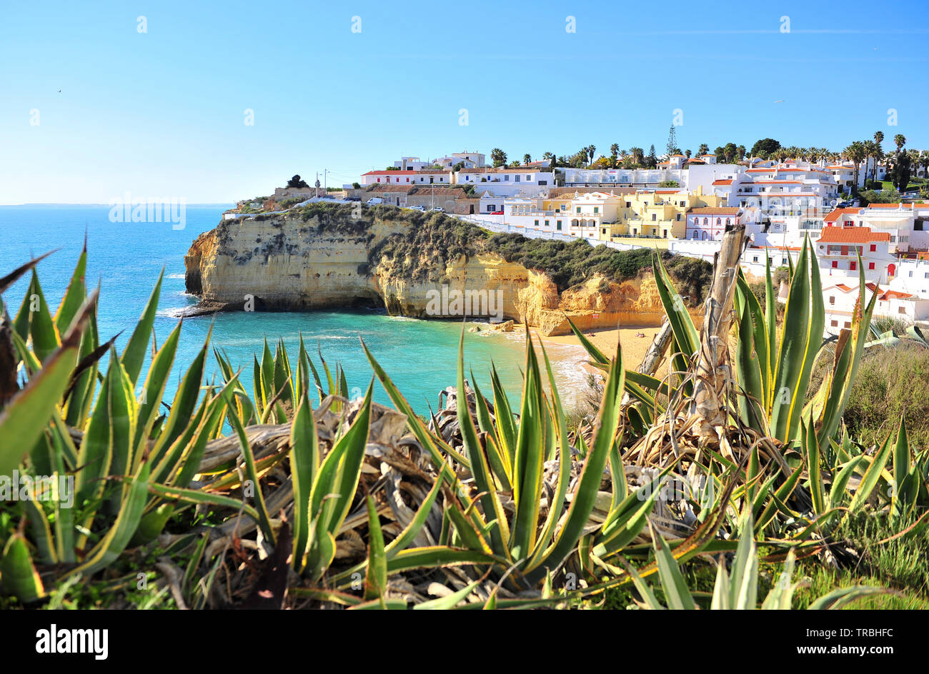 Vista panoramica di Carvoeiro tradational fisher village, Portogallo Foto Stock