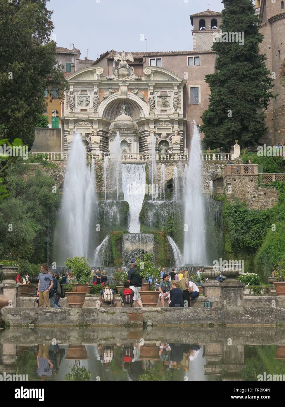 I terrazzamenti, giardini rinascimentali di Villa d'Este sono famose per le loro magnifiche fontane e caratteristiche dell'acqua; l'organo ad acqua svolge ogni giorno Foto Stock