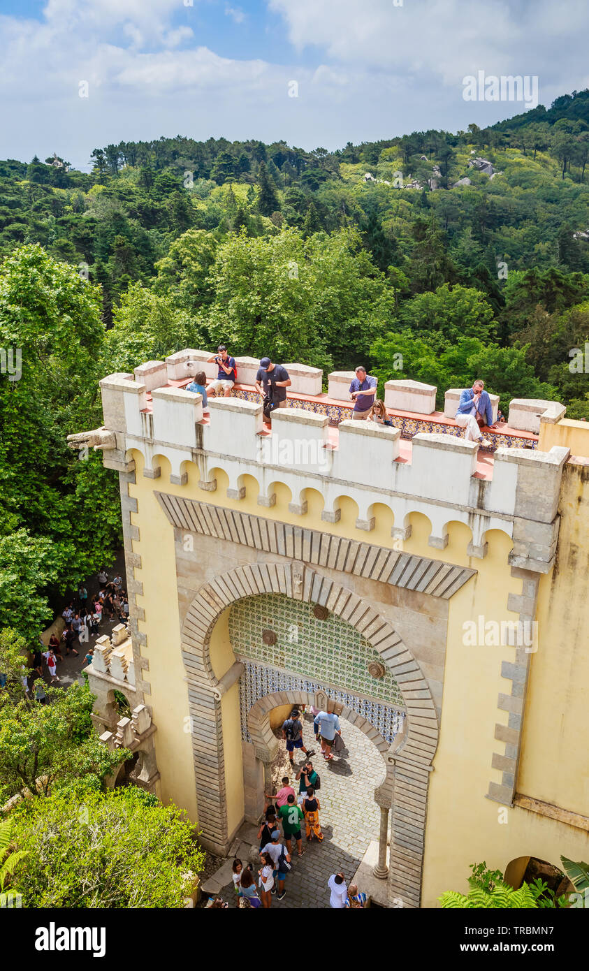 L'ingresso principale della pena Palace. Sintra. Portogallo Foto Stock