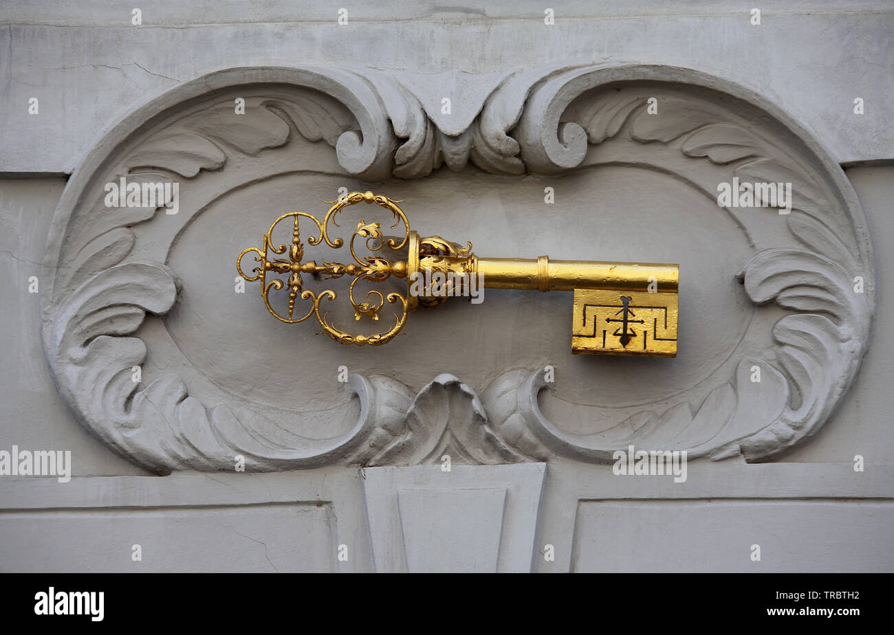 Simbolica chiave dorata di Praga Foto Stock