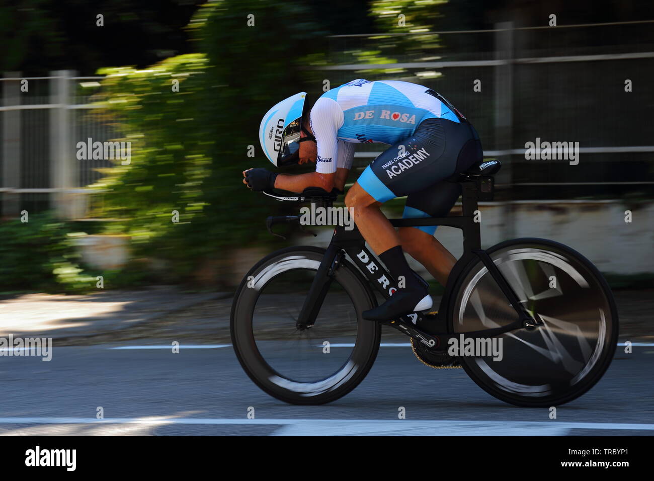 Verona, Italia. 02nd, Giu 2019. Boivin Guillaume dal Canada (Israele Ciclismo Academy) durante l'ultimo stadio 21 del 102º Giro d' Italia, Tour d'Italia 2019 - gara ciclistica, 17km a cronometro individuale da Verona Fiera insieme Torricelle nella città di Verona, per terminare in Arena di Verona in Verona, Italia, 03 giugno 2019. (Foto) Alejandro Sala/Alamy News Foto Stock