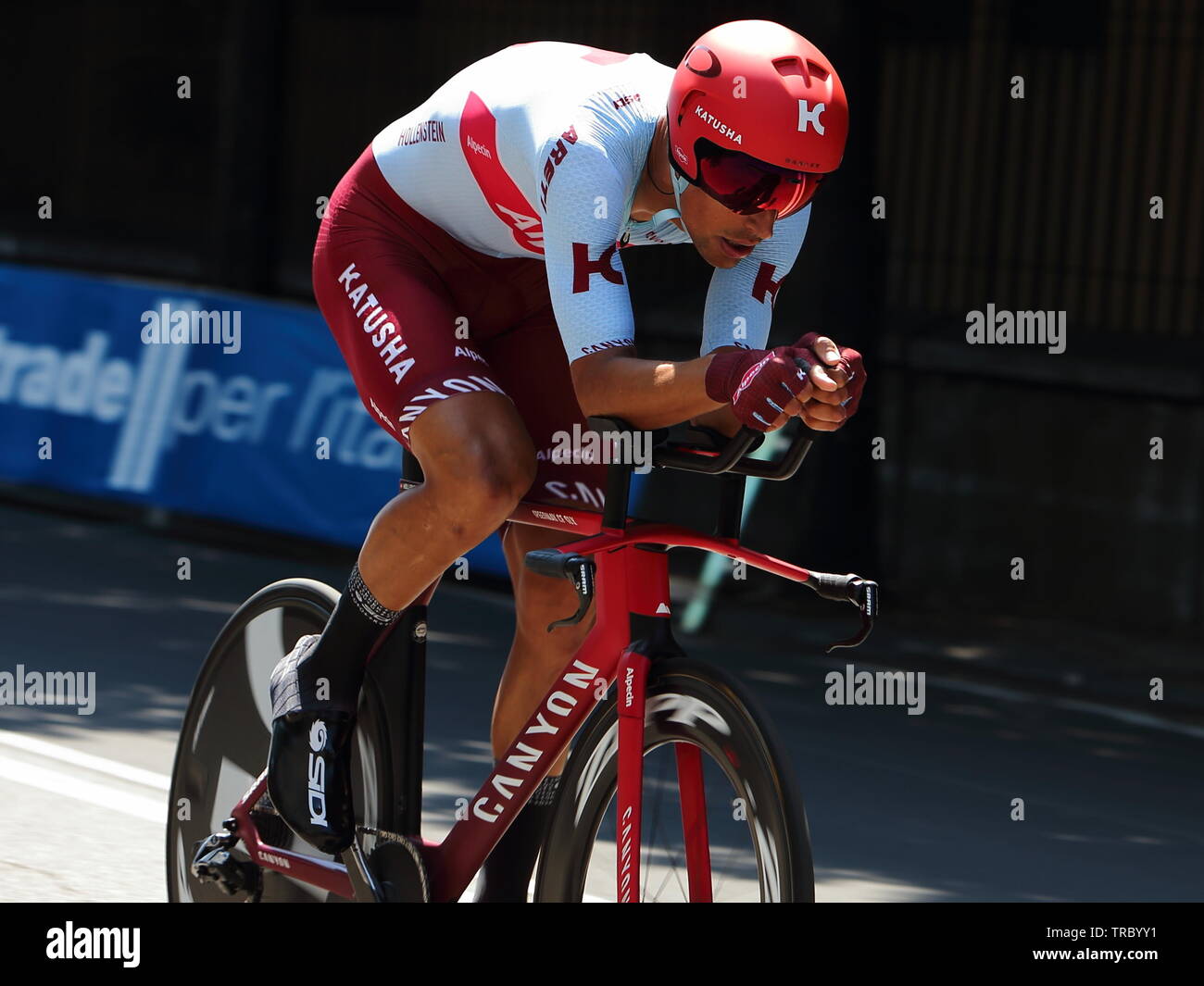 Verona, Italia. 02nd, Giu 2019. Hollenstein Reto dalla Svizzera (Team Katusha Alpecin) durante l'ultimo stadio 21 del 102º Giro d' Italia, Tour d'Italia 2019 - gara ciclistica, 17km a cronometro individuale da Verona Fiera insieme Torricelle nella città di Verona, per terminare in Arena di Verona in Verona, Italia, 03 giugno 2019. (Foto) Alejandro Sala/Alamy News Foto Stock