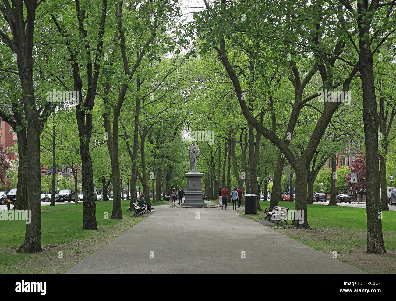 Boston, Massachusetts - 23 Maggio 2019: Alexander Hamilton monumento lungo il Commonwealth Avenue Mall Foto Stock