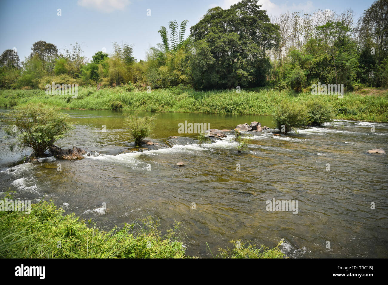Paesaggio fluviale del flusso di acqua dal moutian Foto Stock