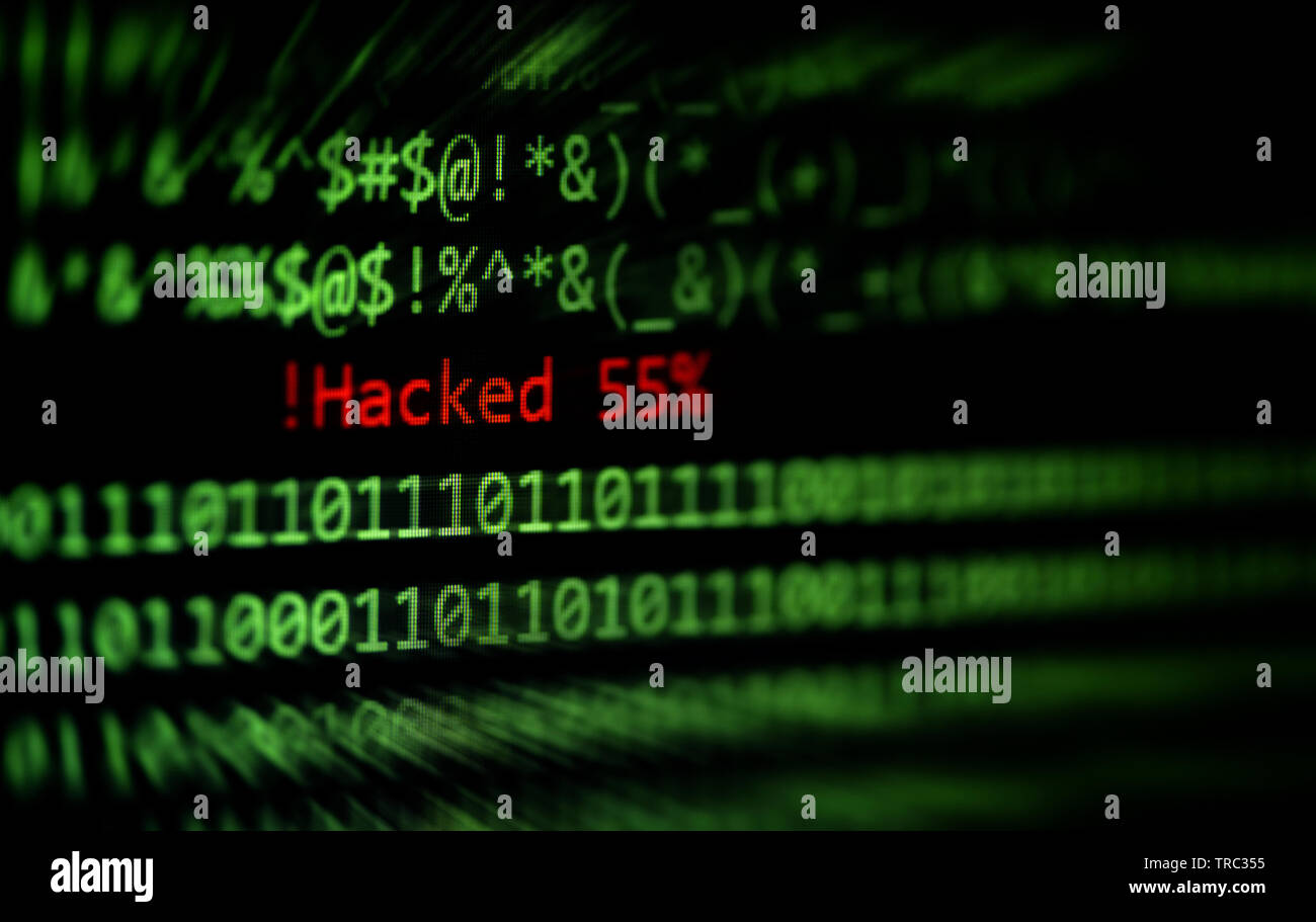 Hacked tecnologia computer codice binario numero avviso dati ! Hacked 55% su schermo / criminali attività internet o ladro di cyber security hacking Foto Stock