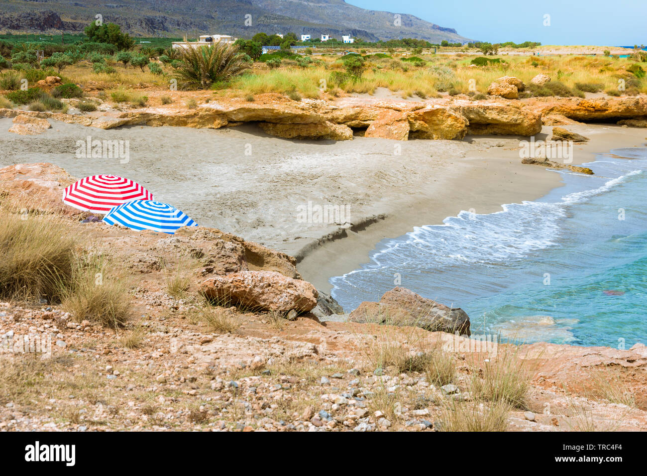 Incredibile spiaggia sabbiosa di Xerokampos, Sitia con acque turchesi in corrispondenza della parte orientale di Creta, Grecia. Foto Stock