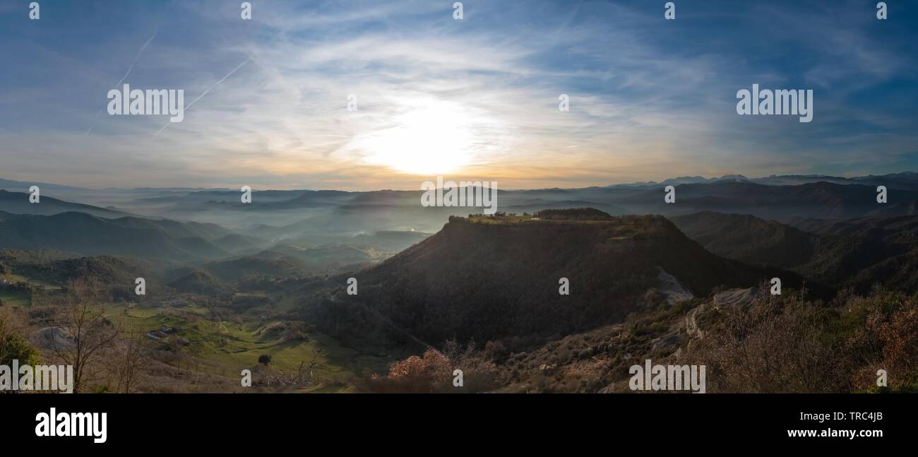 Montagne al tramonto Foto Stock