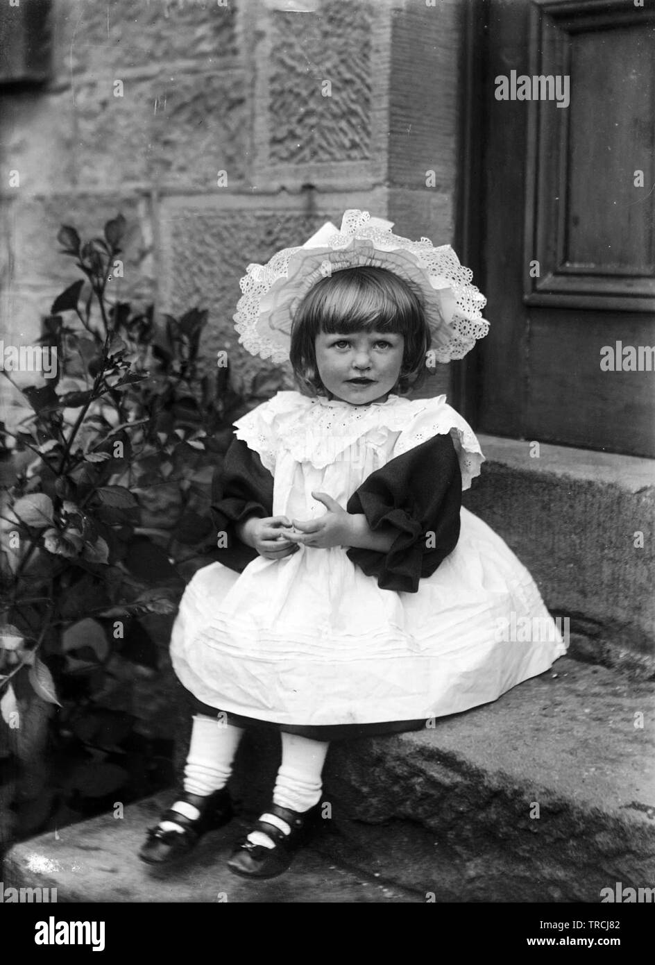 Storia sociale tra cui moda (Derbyshire/Warwickshire). Foto scattata probabilmente nel 1920. Si tratta di un vetro negativo e formata solo uno dei 102 negativi etichettato "Crich'. Tutti sono disponibili su Alamy e possono essere trovati sotto la parola chiave 'Crich 1920s'. Foto Stock