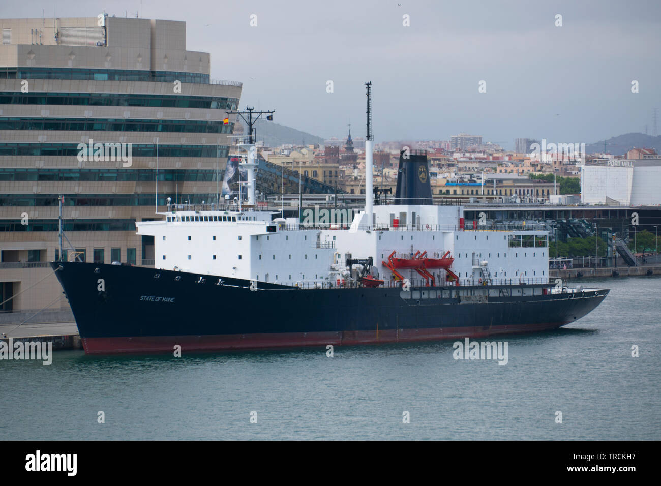 Nave addestrativa dello stato del Maine attraccata accanto al World Trade Center di Barcellona. Foto Stock
