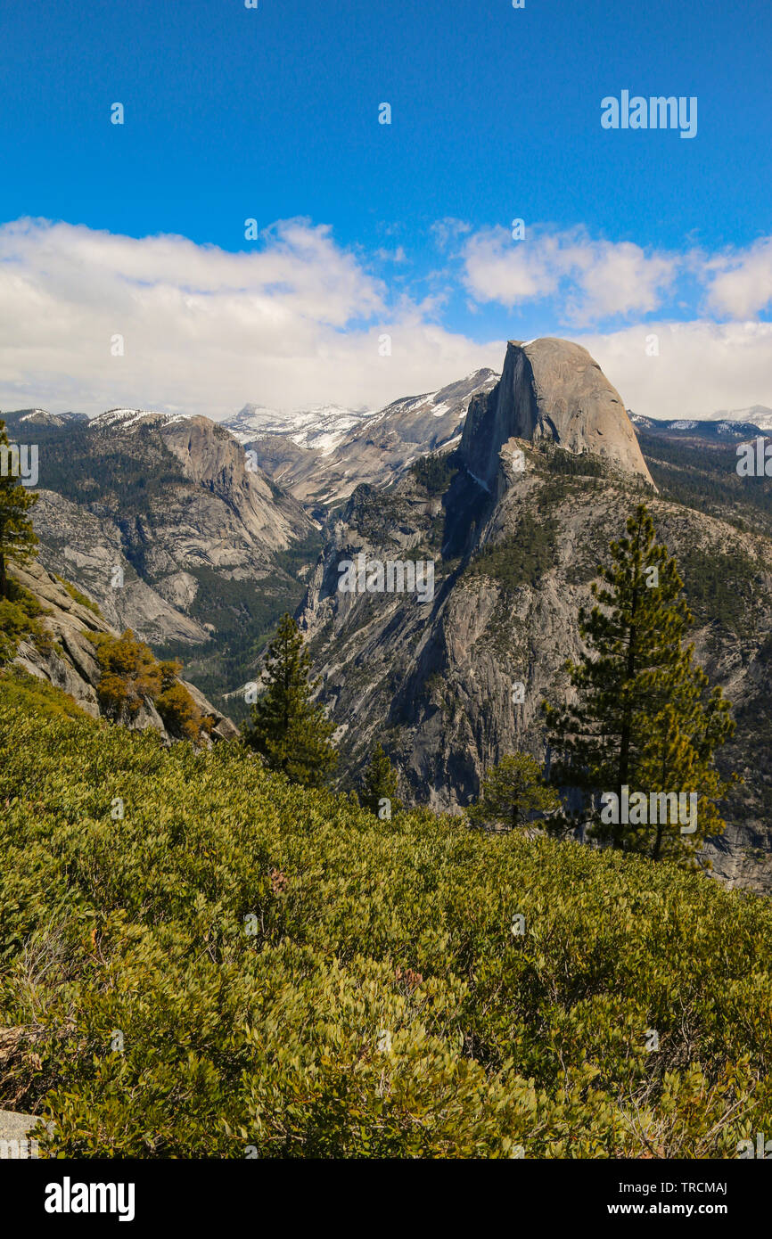 Iconico Half Dome, Yosemite National Park, California, Stati Uniti d'America Foto Stock