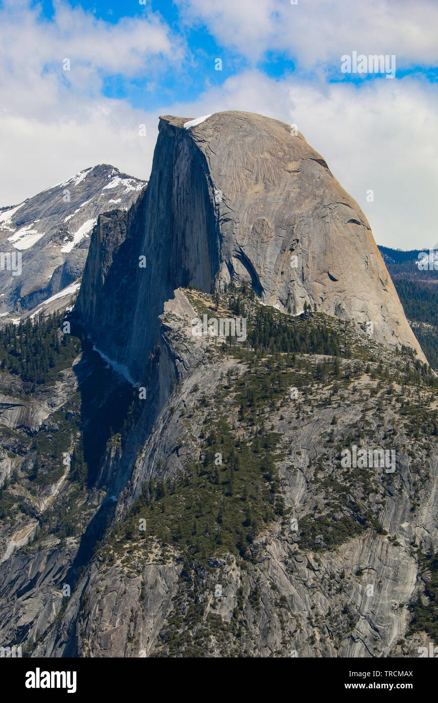 Iconico Half Dome, Yosemite National Park, California, Stati Uniti d'America Foto Stock