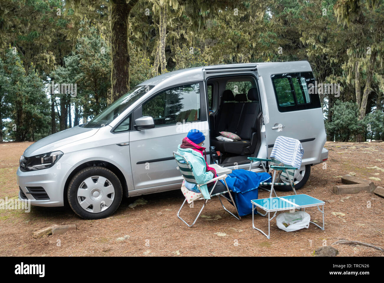 Small camper van immagini e fotografie stock ad alta risoluzione - Alamy