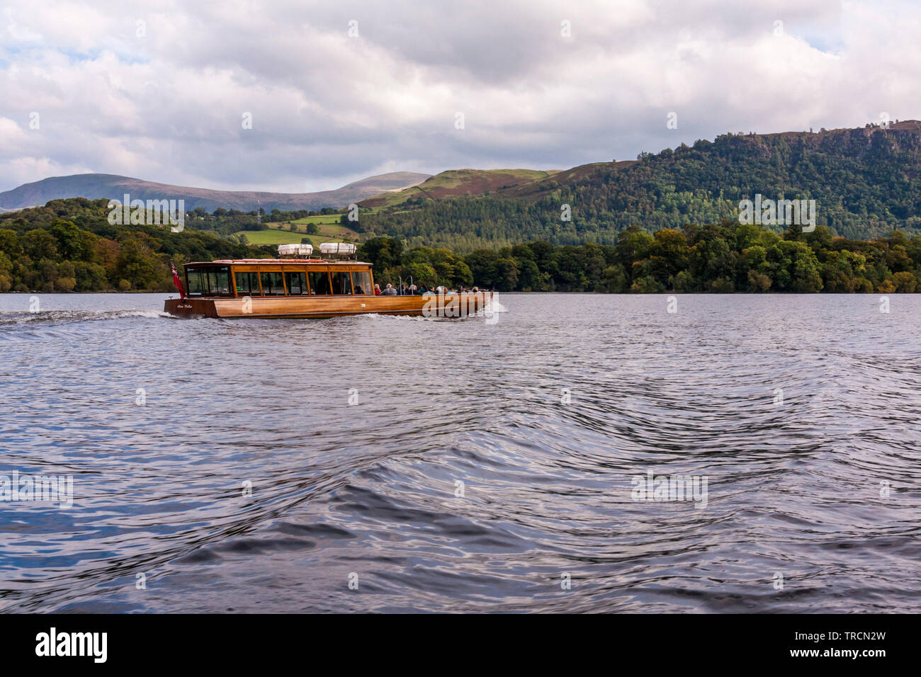 Una crociera in barca sul lago a Derwentwater in Keswick nel Parco Nazionale del Distretto dei Laghi,Cumbria,Inghilterra Foto Stock