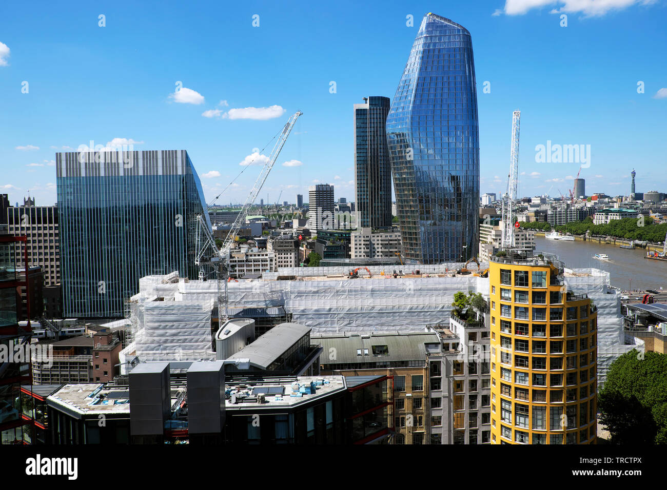 Uno Blackfriars edificio vista sullo skyline della città dalla Tate Modern estensione nel sud di Londra Inghilterra Regno Unito Europa KATHY DEWITT Foto Stock