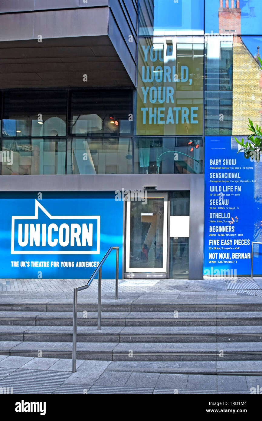 Facciata moderna Unicorn Theatre di carità per molto giovane per i giovani un pubblico adulto in RIBA premiato edificio Tooley Street Southwark Londra Inghilterra REGNO UNITO Foto Stock