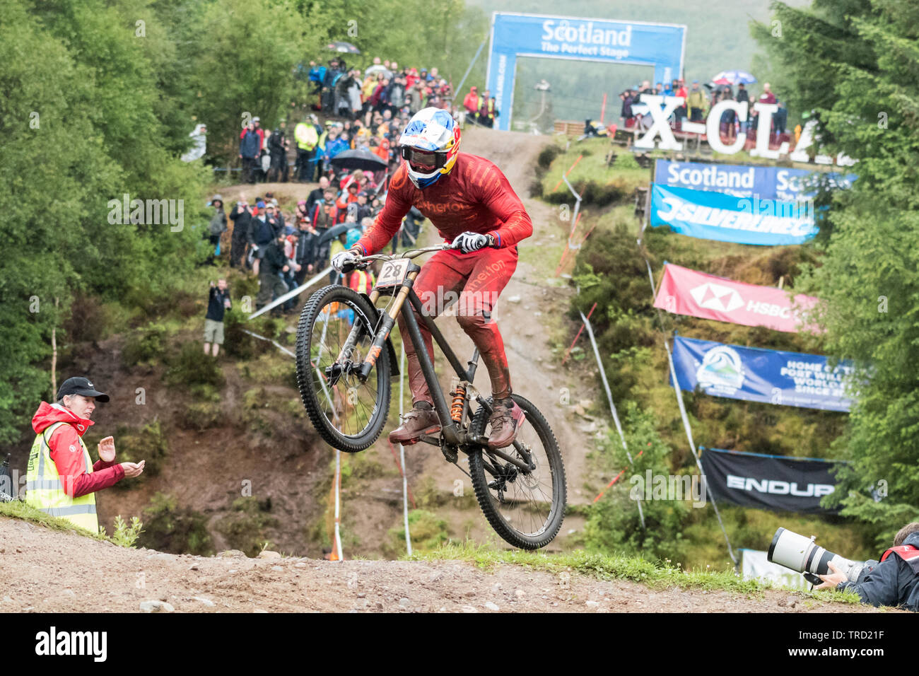 Gee Atherton racing in UCI Mountain Bike World Cup 2019 Stadio 2 elite uomo finale, Fort William, Scotland, Regno Unito Foto Stock