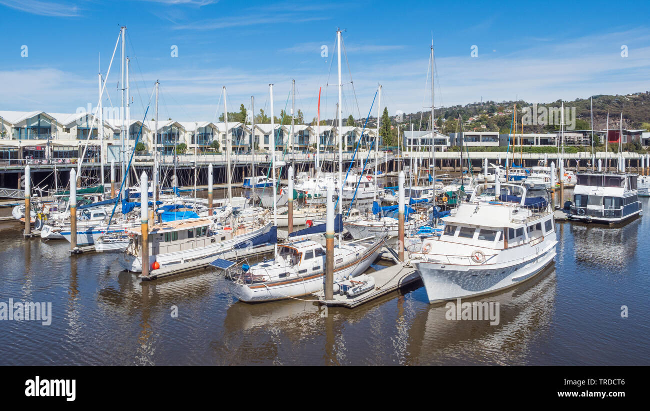 La Tasmania, Australia - 13 Marzo 2019: unità da diporto ormeggiata in North Esk a Launceston Seaport in Tasmania, Australia. Foto Stock