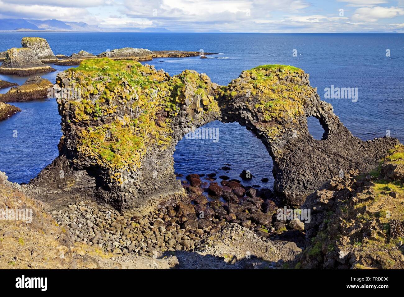 Gatklettur arch rock, Islanda, Vesturland, Snaefellsnes, Arnastapi Foto Stock
