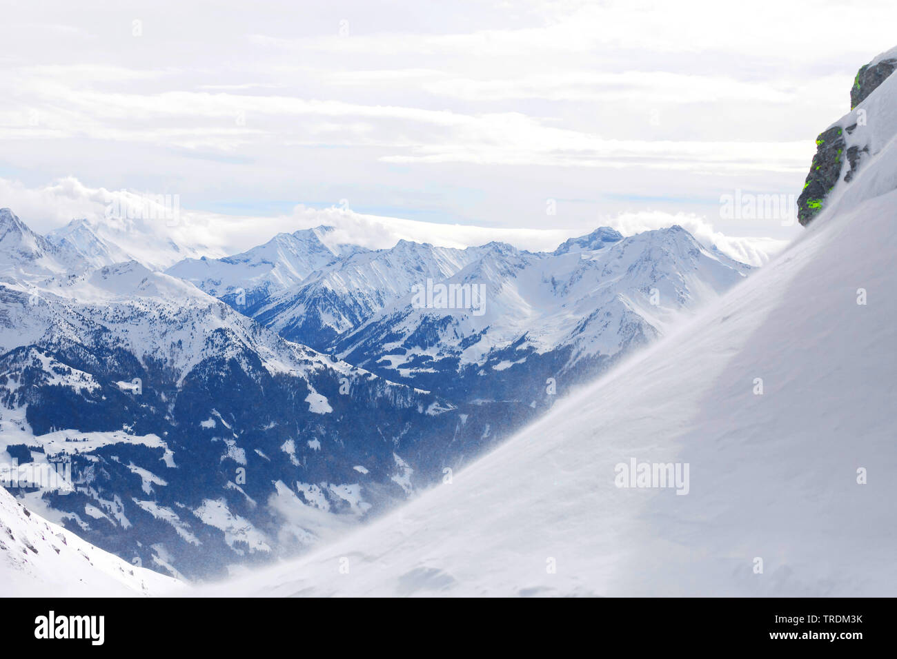 Coperte di neve del paesaggio di montagna, alpin regione Hochfuegen, Zillertal Austria, Tirolo, Hochfuegen Foto Stock