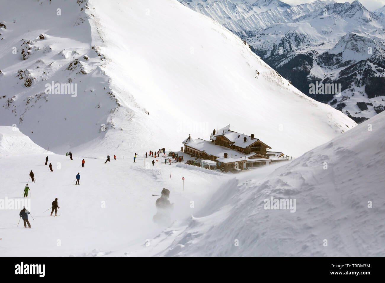 Sciare a Wedelhuette, coperta di neve del paesaggio di montagna, alpin regione Hochfuegen, Zillertal Austria, Tirolo, Hochfuegen Foto Stock