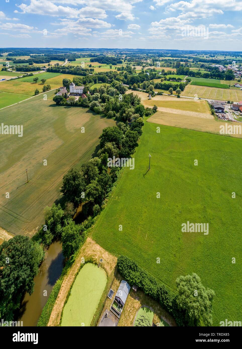 Vista aerea del fiume Paar nel campo summerly scenario, in Germania, in Baviera, Oberbayern, Alta Baviera, Freinhausen Foto Stock