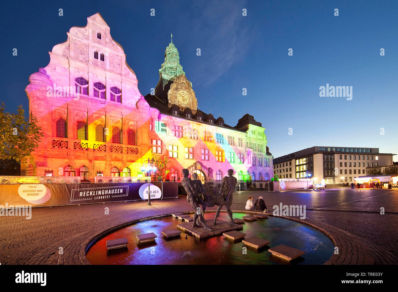 Illuminata municipio di sera, Recklinghausen luminarie, in Germania, in Renania settentrionale-Vestfalia, la zona della Ruhr, Recklinghausen Foto Stock