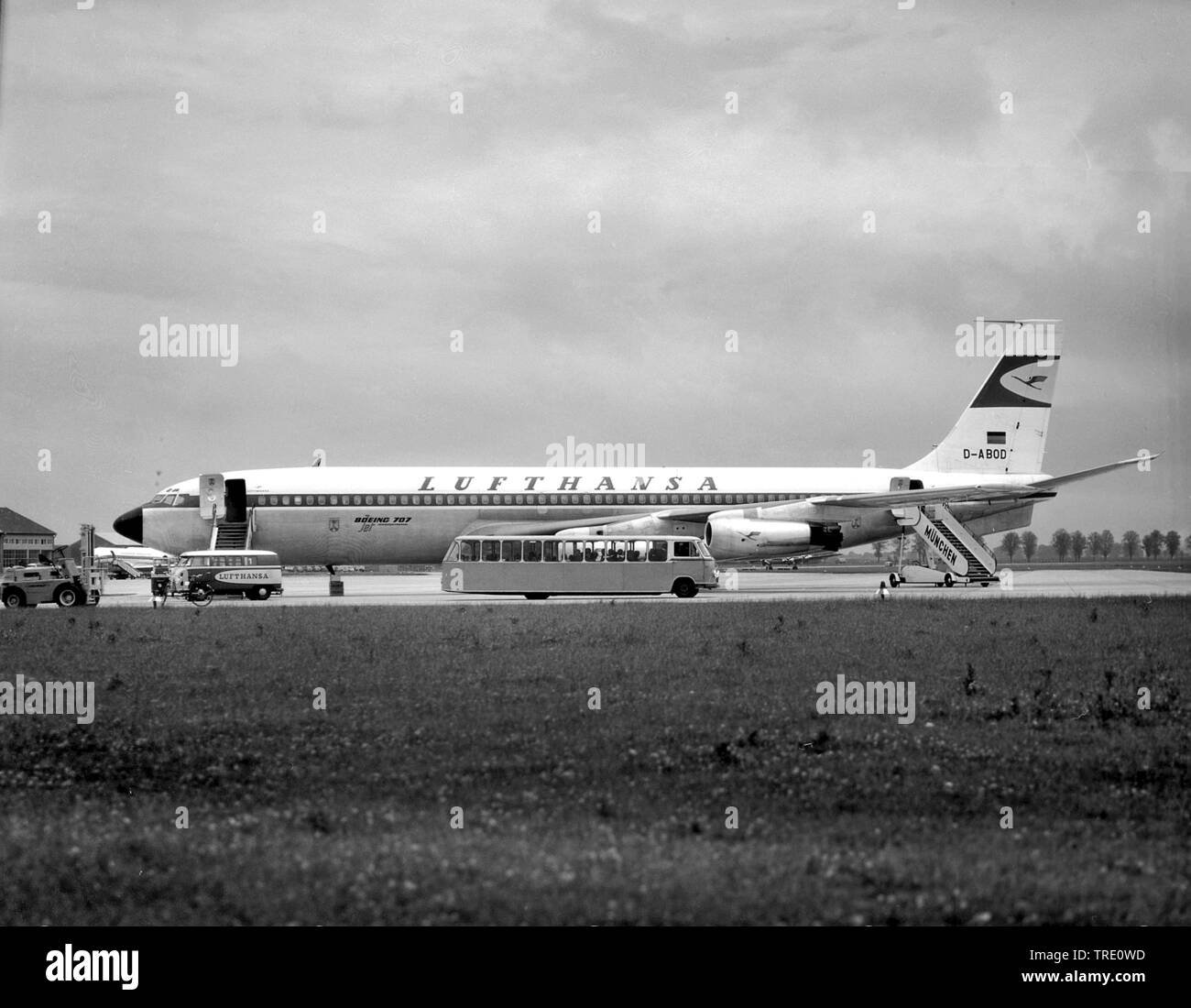 Lufthansa Boeing 707 sull aeroporto di Monaco Riem, foto aerea da 25.06.1963, in Germania, in Baviera, Muenchen Foto Stock