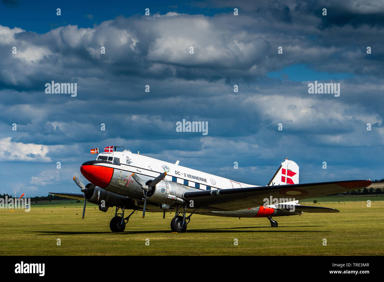 DC-3 Dakota OY-BPB danese nei colori dell'aeronautica danese K-682. DC-3 Venderne. Foto Stock