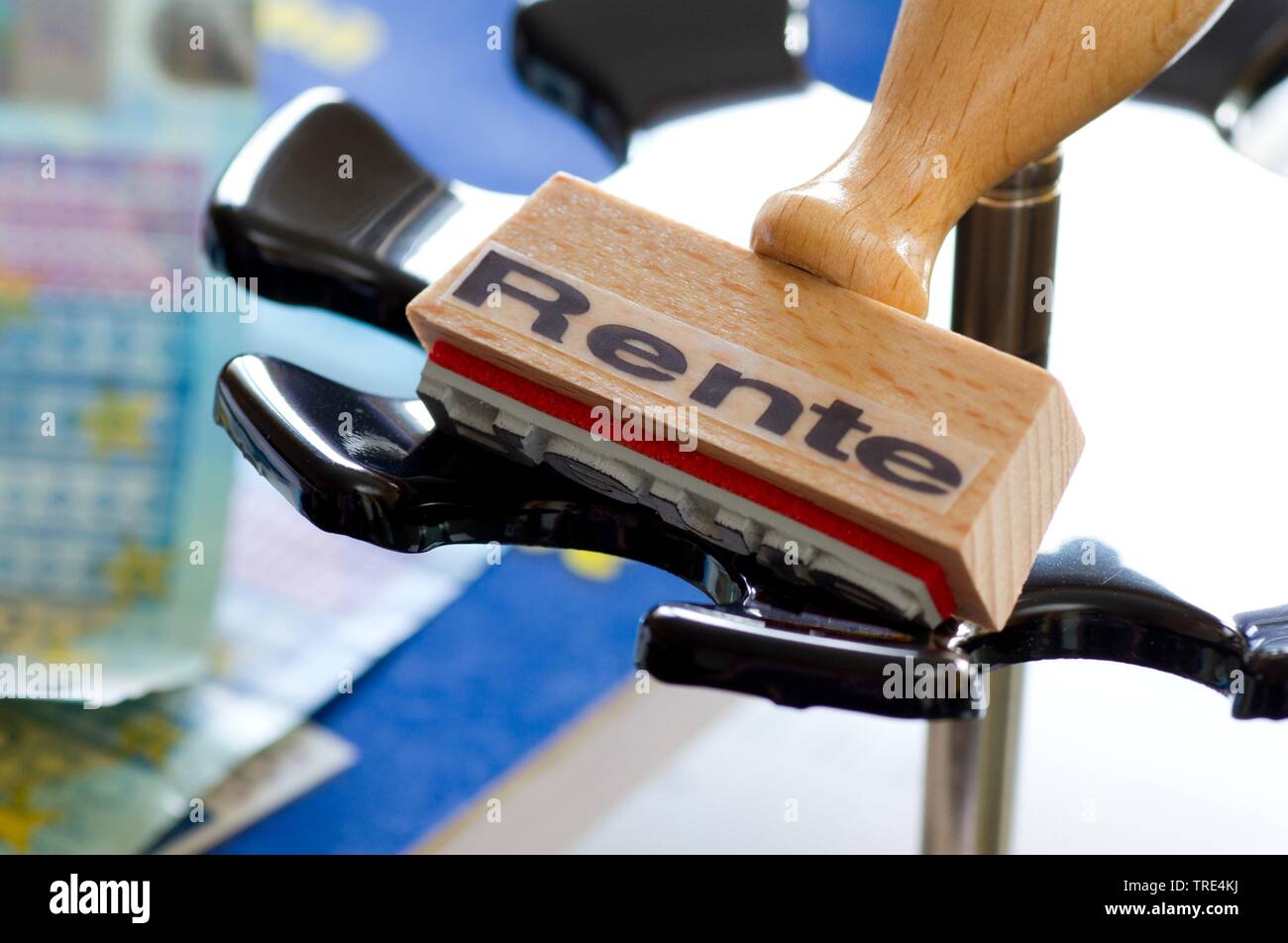 Timbro su una gomma-supporto portatimbri lettering rente, pensione, Germania Foto Stock