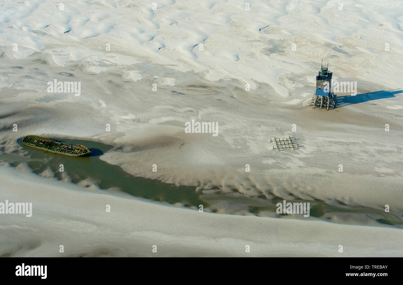 Relitto di Ulpiano su un sandbank a Suederoogsand con segnale rifugio, vista aerea, Germania, Schleswig-Holstein, Schleswig-Holstein il Wadden Sea National Park Foto Stock