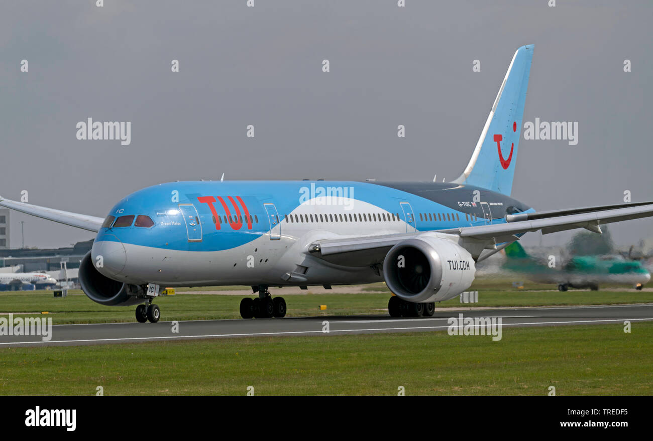 TUI 787-8 Boeing Dreamliner, G-TUIC, preparando per prendere il via all'Aeroporto di Manchester Foto Stock