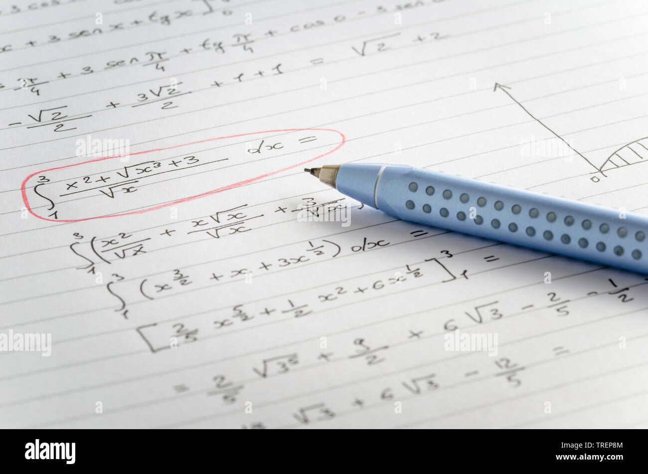 Matematica Furmula cerchiata in rosso Foto Stock