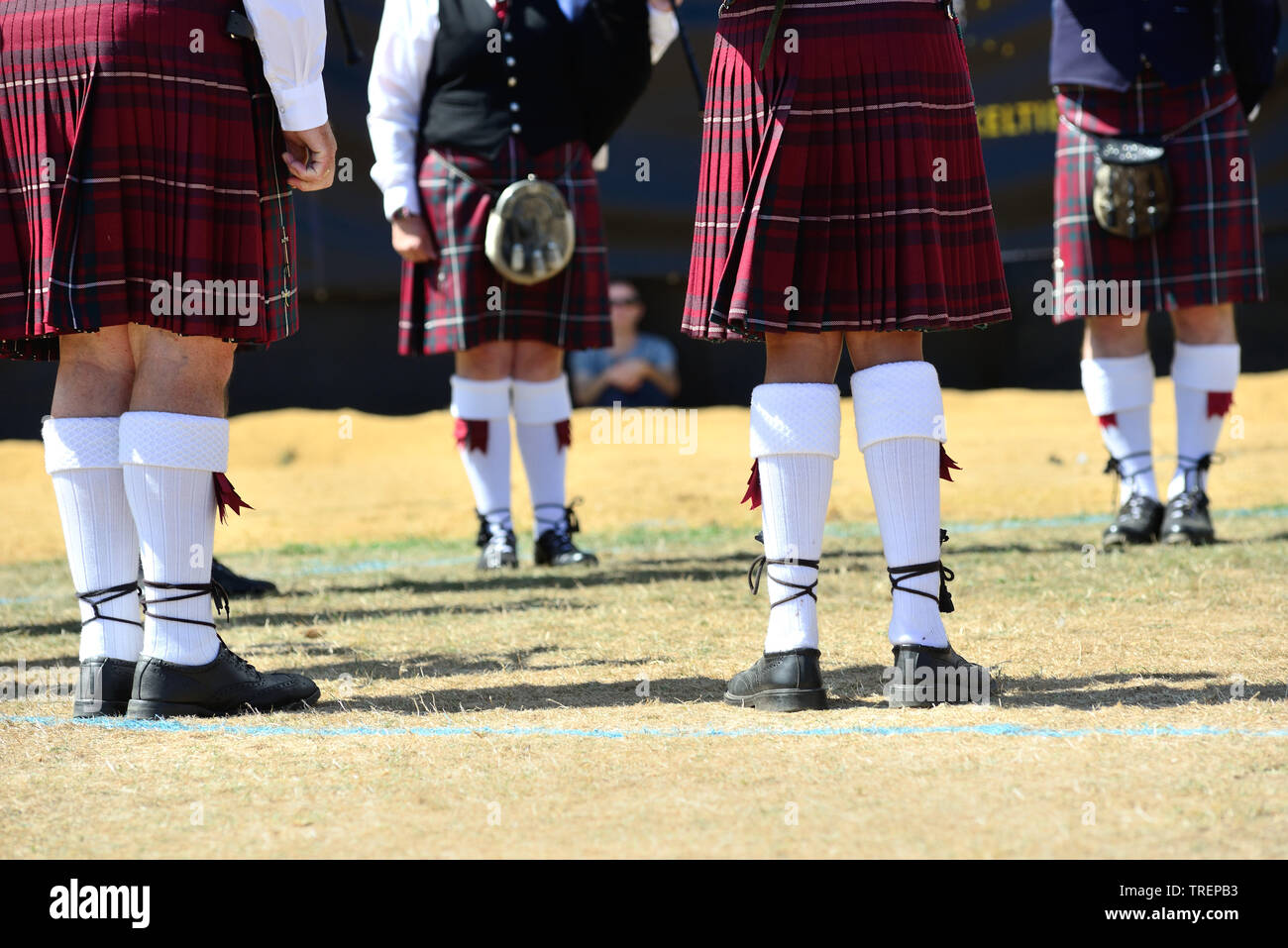 Lorient (Francia, a nord-ovest della Francia): 48th Interceltic Festival. Pipe Band la concorrenza. Lisnamulligan Pipe Band, dall'Irlanda, su 2018/08/11.L Foto Stock