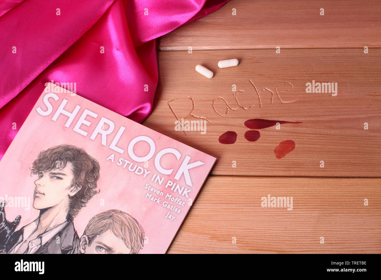 Uno studio in rosa #4 copertina da Yefeng Jiang - Sherlock Holmes graphic  novel basata sulla serie TV Sherlock da Steven Moffat e Mark Gatiss, Manga  un Foto stock - Alamy