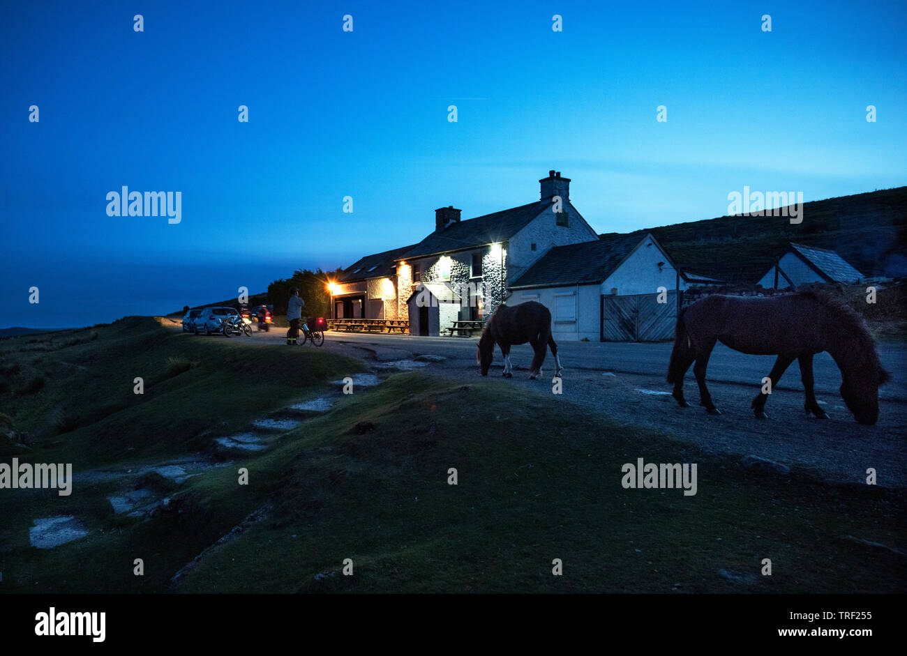 Warren House Inn su Dartmoor Devon England Regno Unito Maggio 2019 Warren House Inn è un remote e isolate public house nel cuore di Dartmoor Devon, Eng Foto Stock