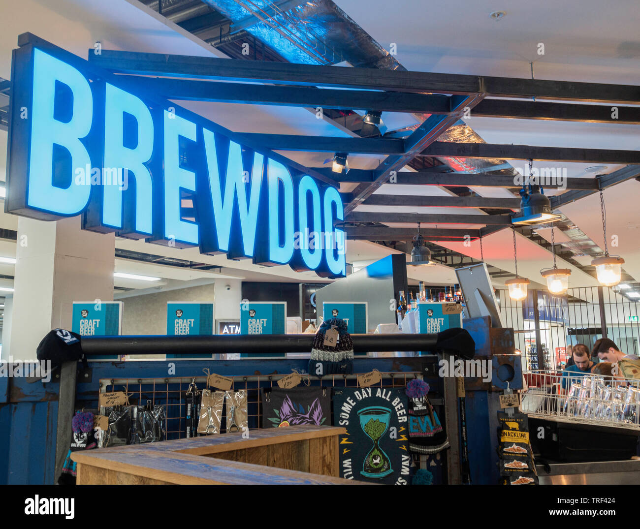 Brewdog bar in Edinburgh Airport lounge di partenza. La Scozia. Regno Unito Foto Stock